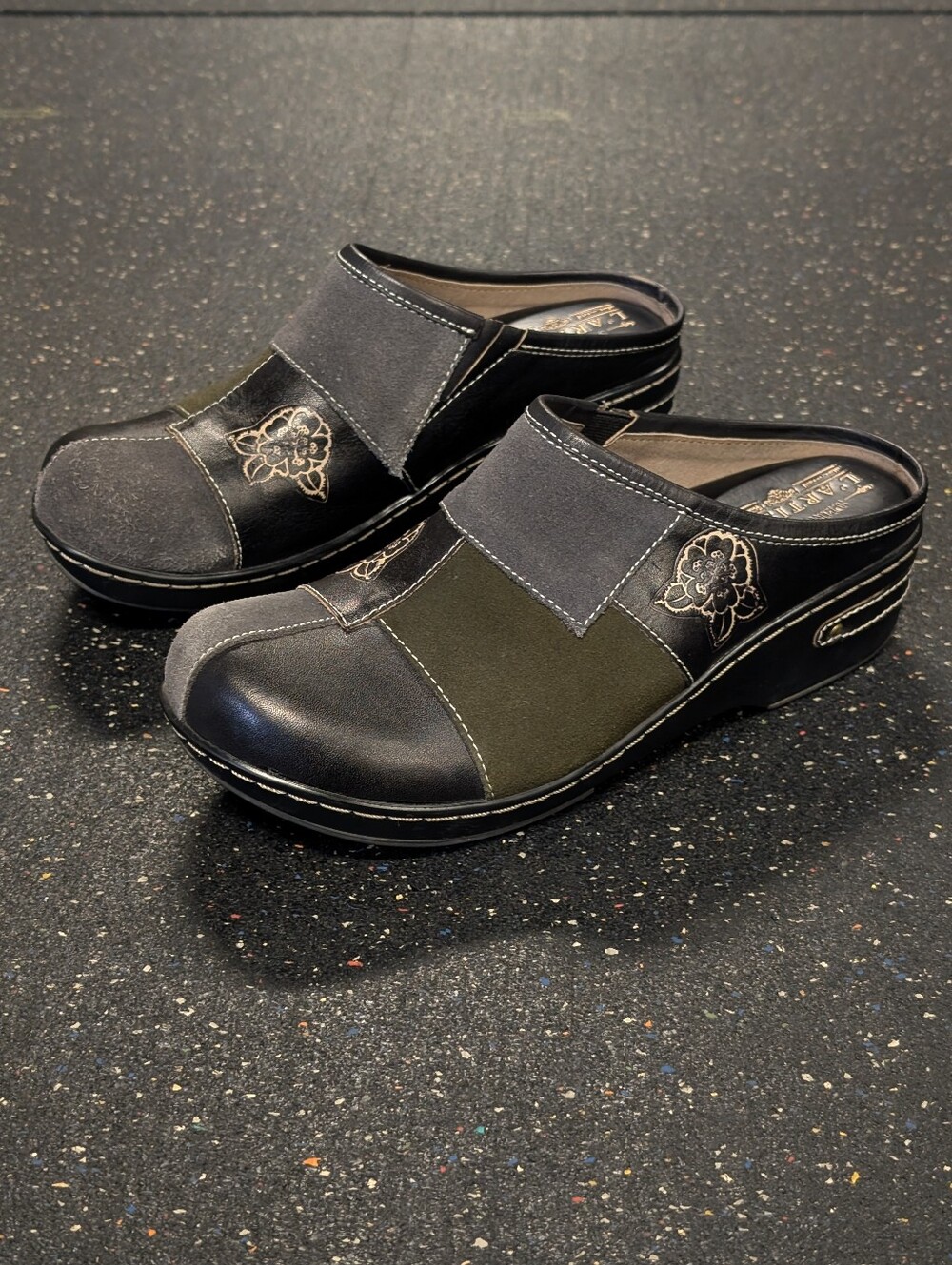 Spring Step L'Artiste Woodside-BM Floral Embroidered Comfort Clogs Black 40